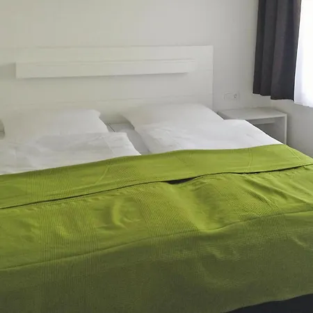 Am Heidensee In Schwerin, Cleaning Included Apartment